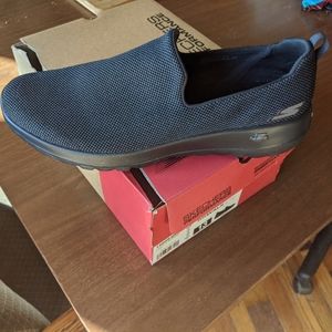 Skechers men's Go Walk color black size 13